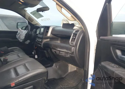 2019 Ram 1500 Tradesman 4X2 5'7 Box z USA, uszkodzony, nr VIN 1C6RREGTXKN844781